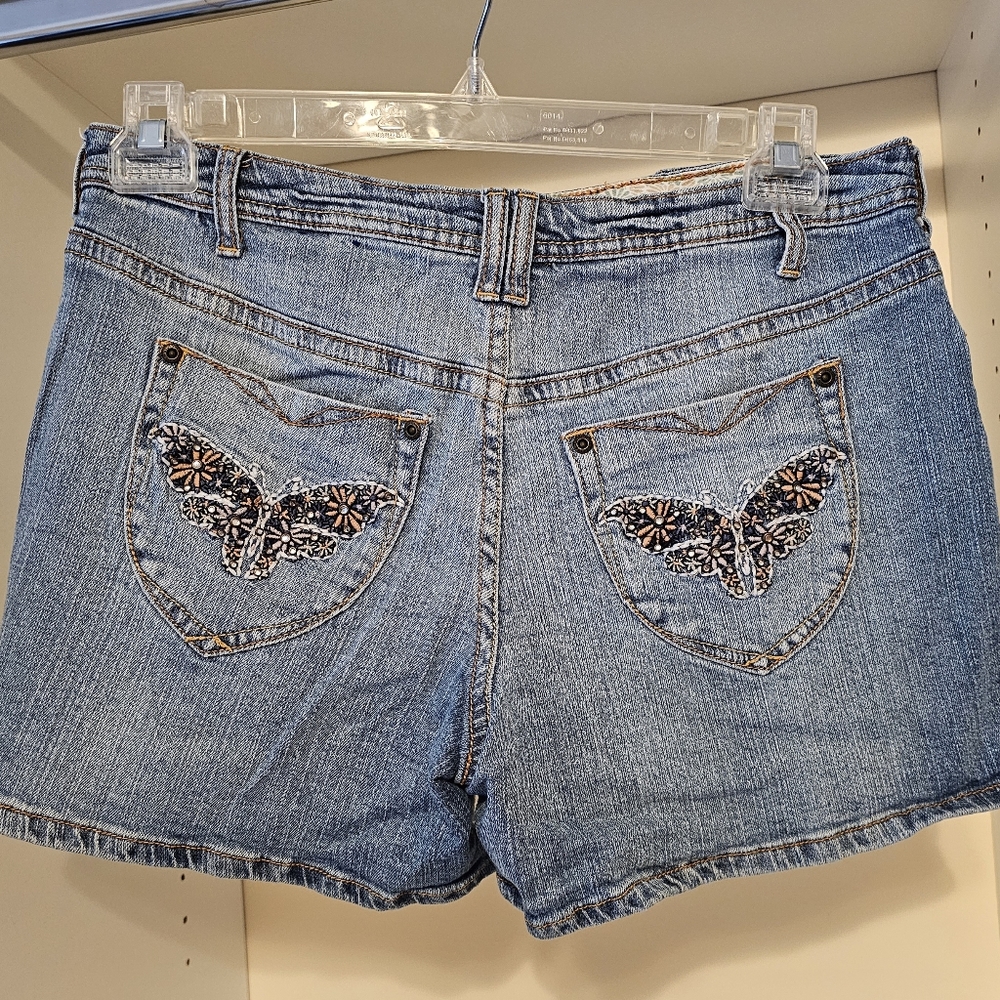 LA Blues Jean shorts embroidered butterfly on pockets size 10